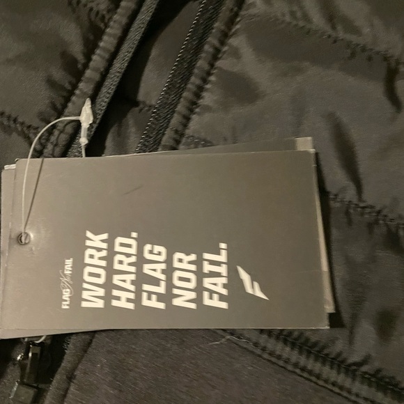 Flag nor Fail Black Medium lightweight tek vest with hood - Picture 12 of 14